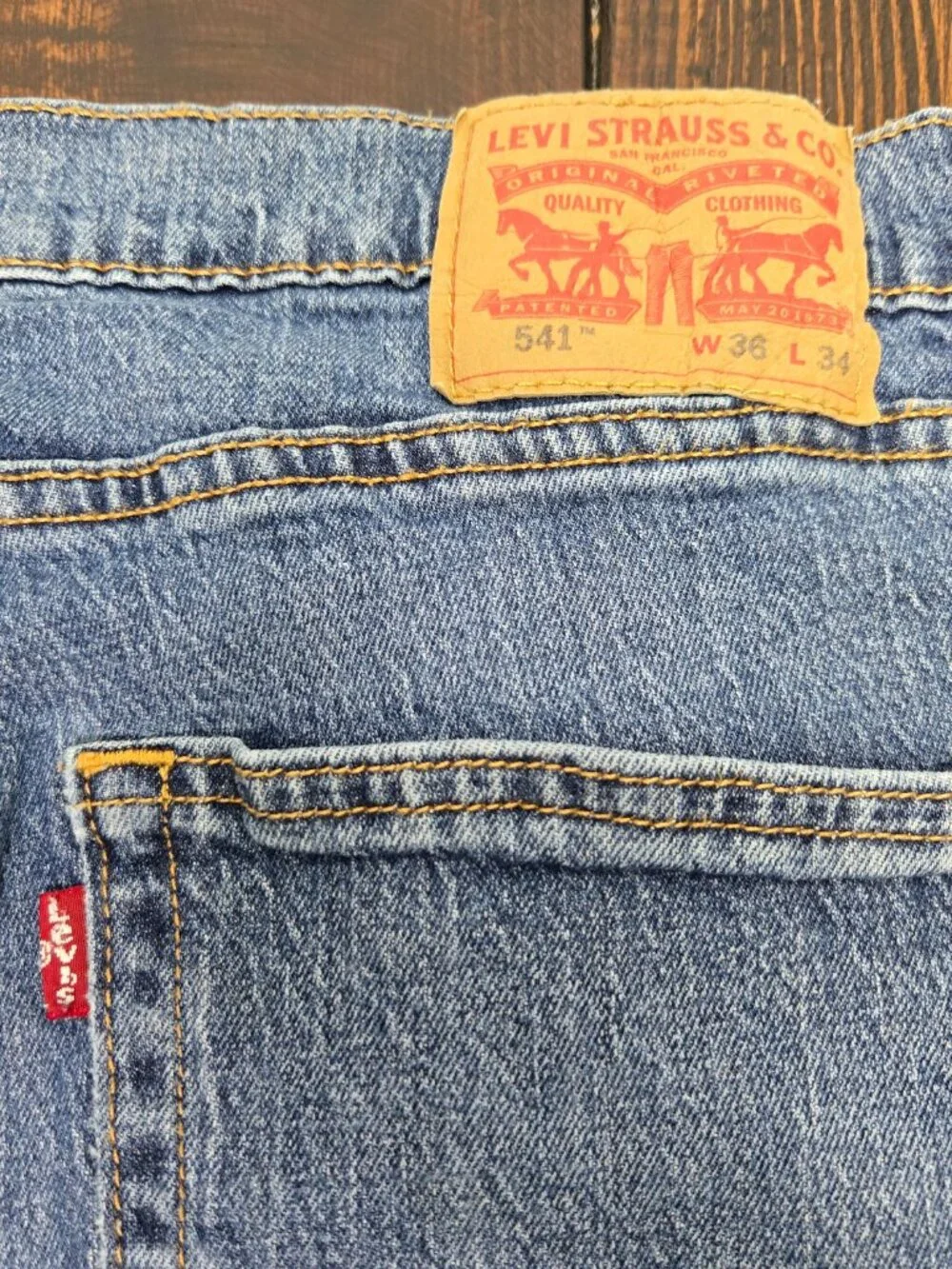 Levis 541 Athletic Taper Jeans Mens 36x34 (Fits 36x33) Blue Stretch Denim Pants
